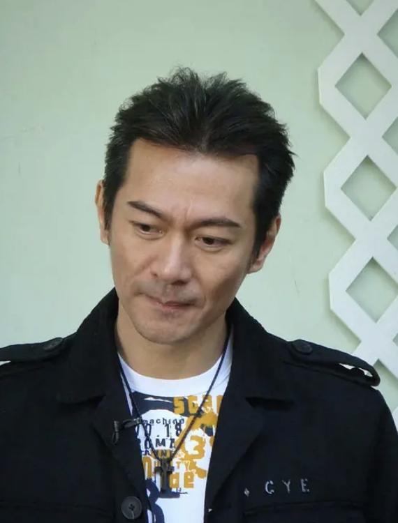 江华并没有因此觉得不堪.