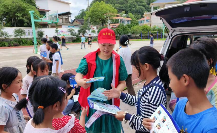 城步县儒林镇入校进村开展禁毒,反电诈,利剑护蕾,学生防溺水,道路交通