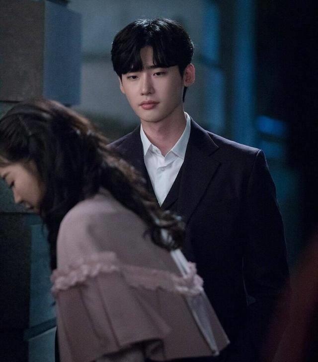 李钟硕首个恋爱剧《死之咏赞》迎来大结局,携手申惠善演绎婚外恋_爱情