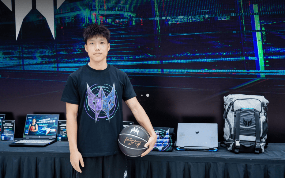 掠夺者联手路人王周锐演绎13代英特尔酷睿"双满血"_挑战_篮球_夏日