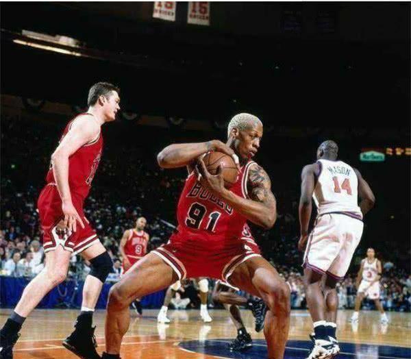 nba总得分前五的球员,不叫马龙得分只有让他犯规,坐在板凳上,罗德曼是