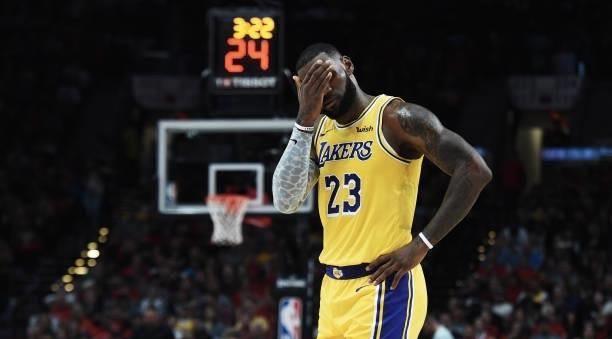 比赛,太阳前往洛杉矶,客场挑战快船队,他们却选择了四大主力轮休,布克