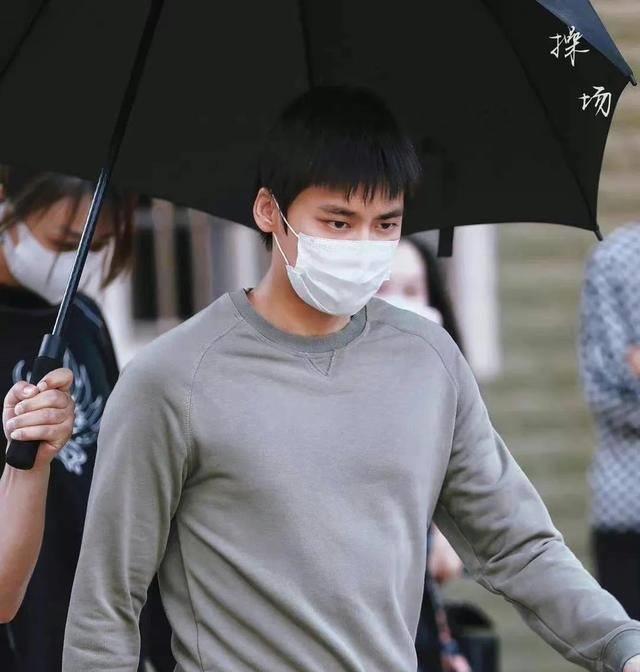 李易峰除"伤透"女粉丝的心,还伤害了待播影视剧,片方打了水漂_明星