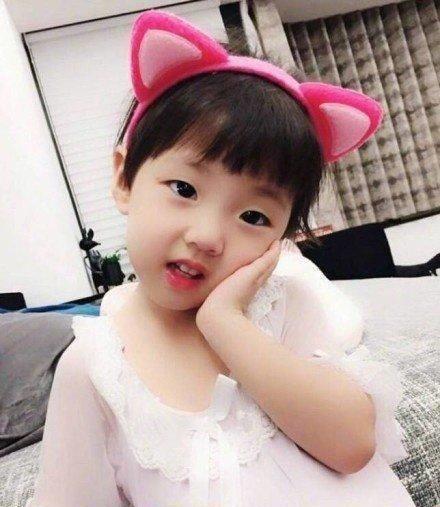 刘畊宏夫妻为小女儿庆生,明明是小女儿生日,主角却是小泡芙?