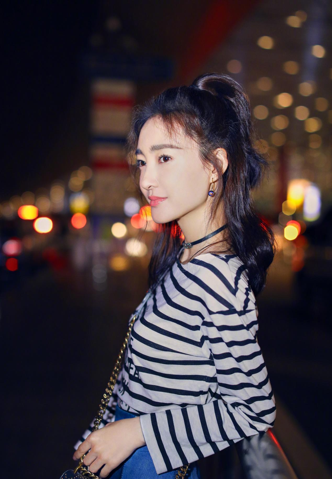 素颜女神王丽坤大秀热舞,姿势火辣露出白美蜂腰,36岁仍未婚_本人_视频