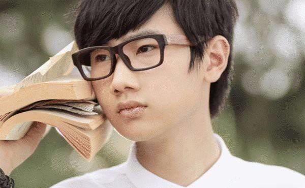 为什么30岁的汪苏泷看起来像20岁左右的青年?_尤长靖_节目_青春