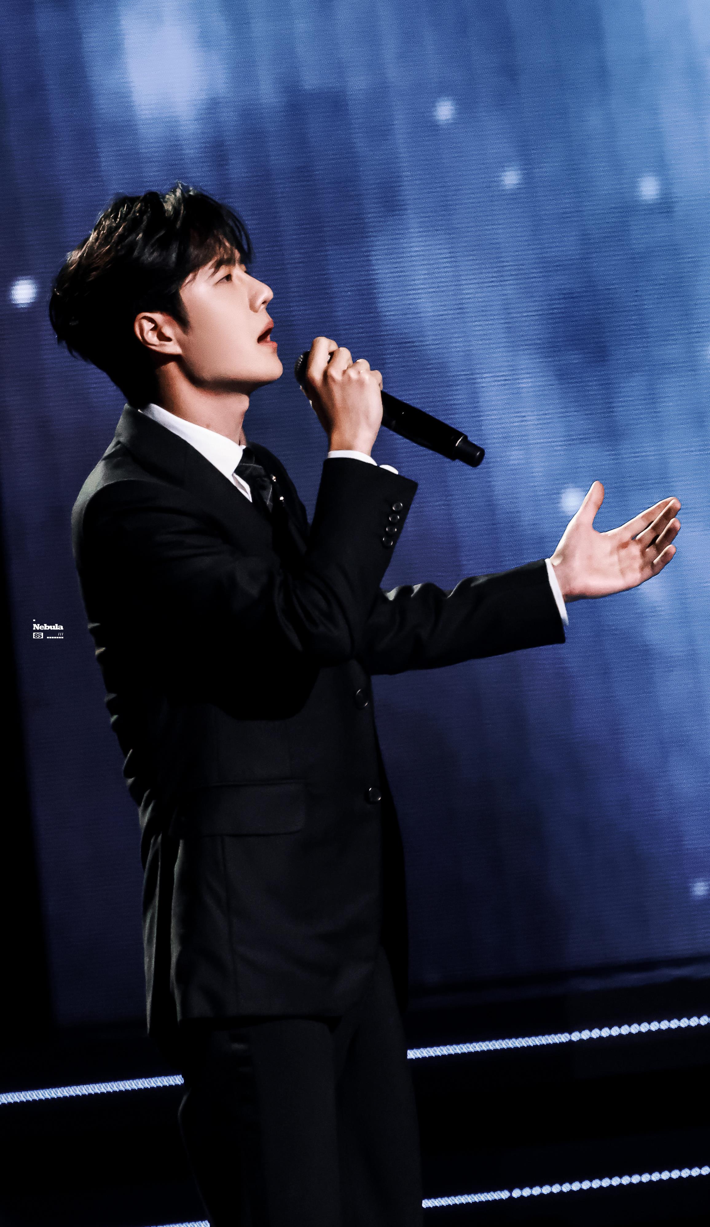 王一博出场镜头# yibo #王一博叶先生重回香港# 开心感恩快乐!