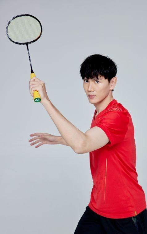 冠军鲍春来正式官宣成为中广欧特斯品牌超级体验官_成功_极致_羽毛球