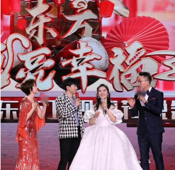 唐嫣再次跨界当主持,站c位气场强大,谢娜张杰夫妇也亮相_舞台_卫视