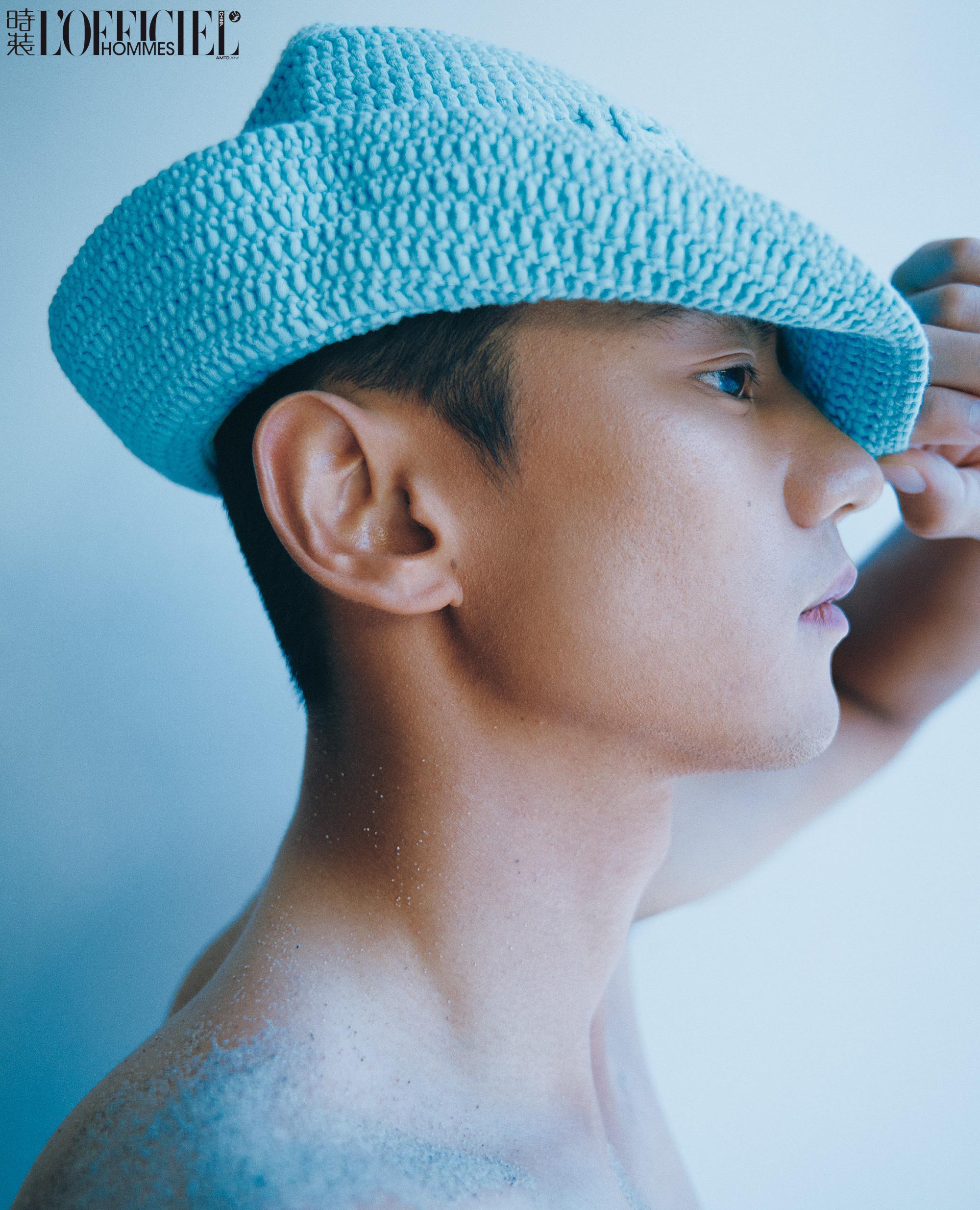 30岁的宁泽涛首次登上《《时装男士》》封面,无衣上身秀肌肉荷尔蒙爆