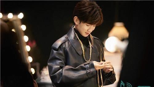 王源《明星大侦探》现场开启玩道具模式,解锁全新技能惊呆众人!