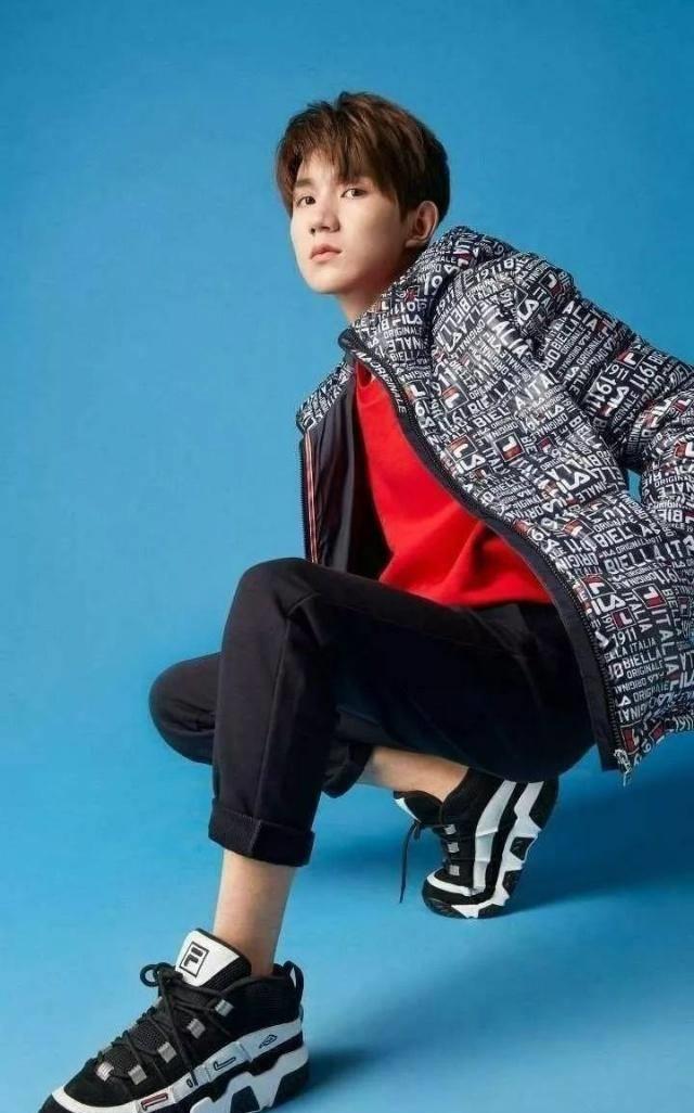 现在tfboys三小只真的已经是个个都是老总了呢,王俊凯今年19岁,王源再