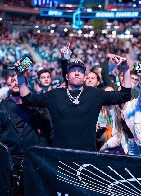 小麻迪亚兹ufc281赛场外又惹事这次是嘴炮康纳的柔术教练狄龙_耳光