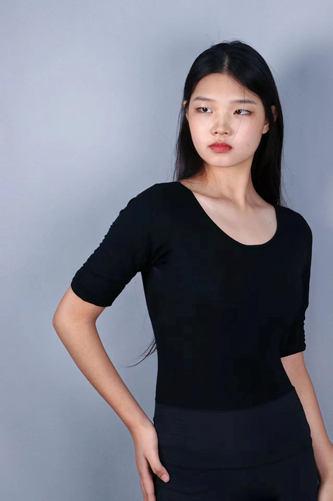 刘思源夏靓妃赵怡凤许文娟刘颖沈馨恩娜菲莎孜拉莱吴苗淑瞳联赛/时装