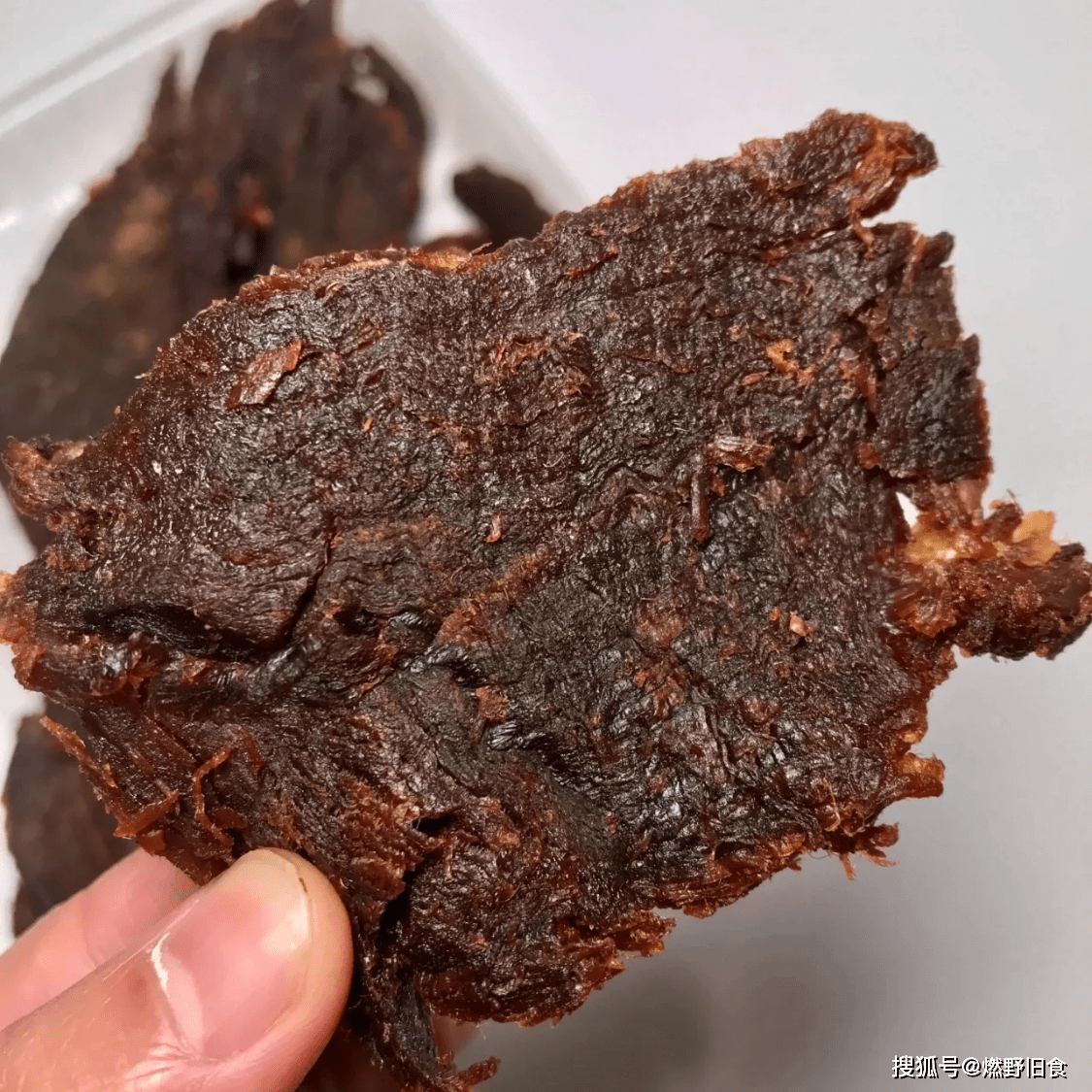 店铺推荐明金牛排:湖岭兴湖路一条街都是牛排店,名气最大的就是这家