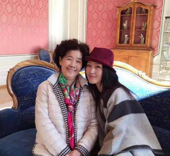 杨钰莹全家照,曾被当面辱骂,她的回应很心酸!_选手_什么_赖文峰