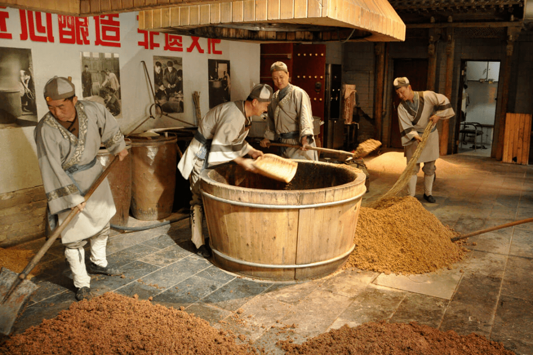 从工艺看,汾酒酿造工艺遵循两次发酵,两次蒸馏.