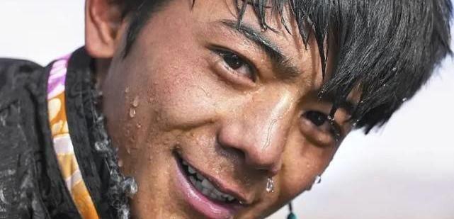 "女版杨超越"火了!丁真不去选秀选择做家乡宣传大使,性格纯真