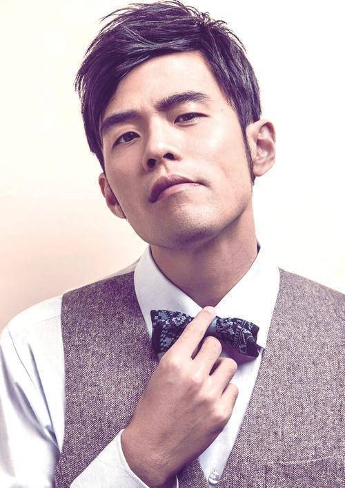 周杰伦41岁生日,与昆凌穿情侣装甜蜜现身,蛋糕上的图案很暖心_母亲