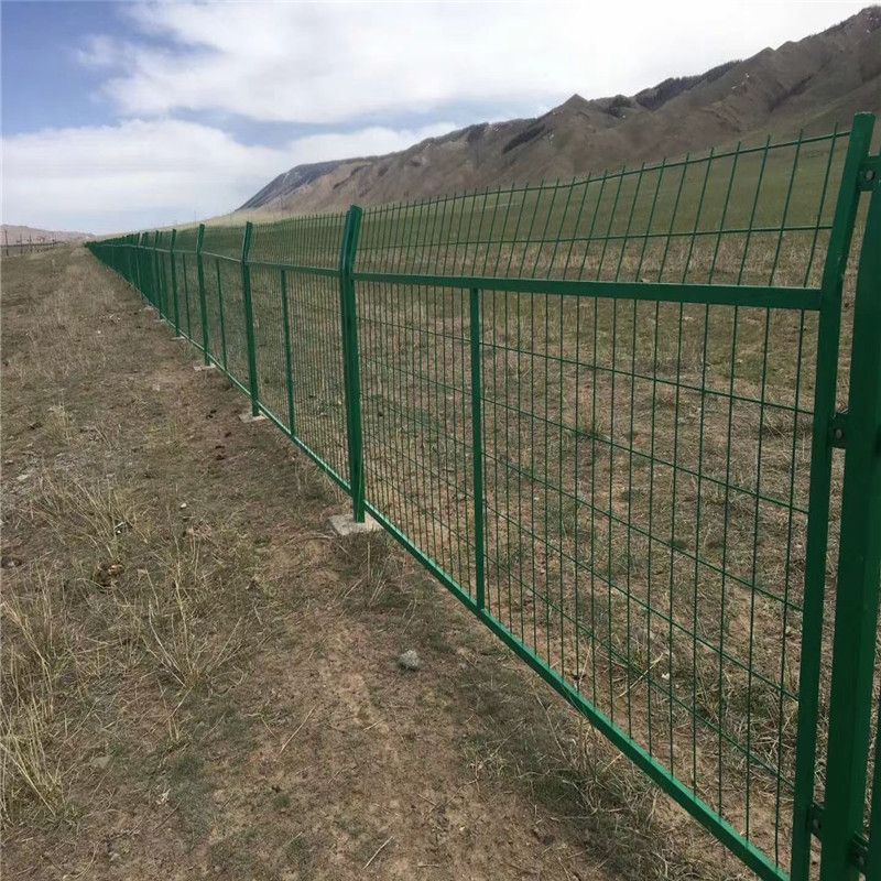 创新科技守护道路：高速护栏网门助力行车安全