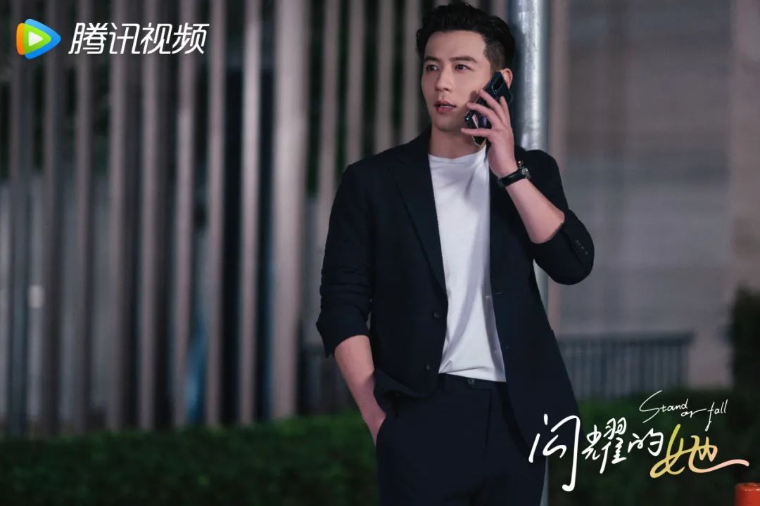 华娱星艺:冯淇参演爆款网剧《闪耀的她》!_情感_表演_观众