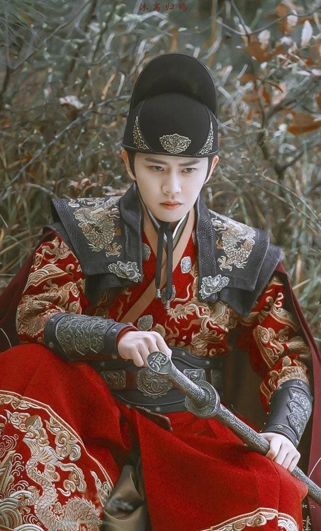 任嘉伦古风帅气逼人,一身浩然正气,再领古风时尚_发型_头发_服装