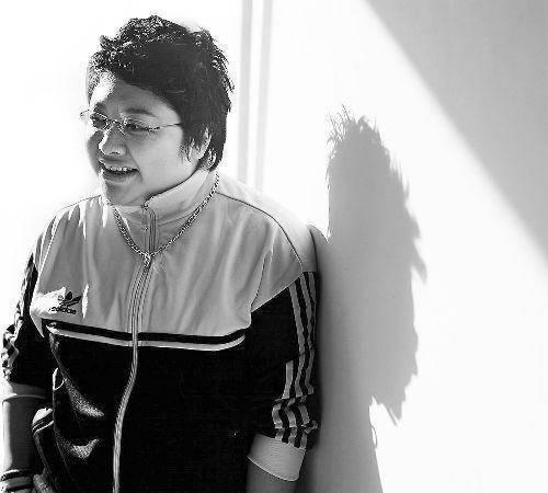 韩红48岁至今依旧单身,为怀念奶奶,坚持公益20年_因为_个人_外婆