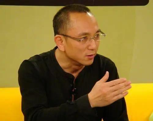 网曝执行导演非王家卫,疑是编剧秦雯老公_网友_截图_邝保威