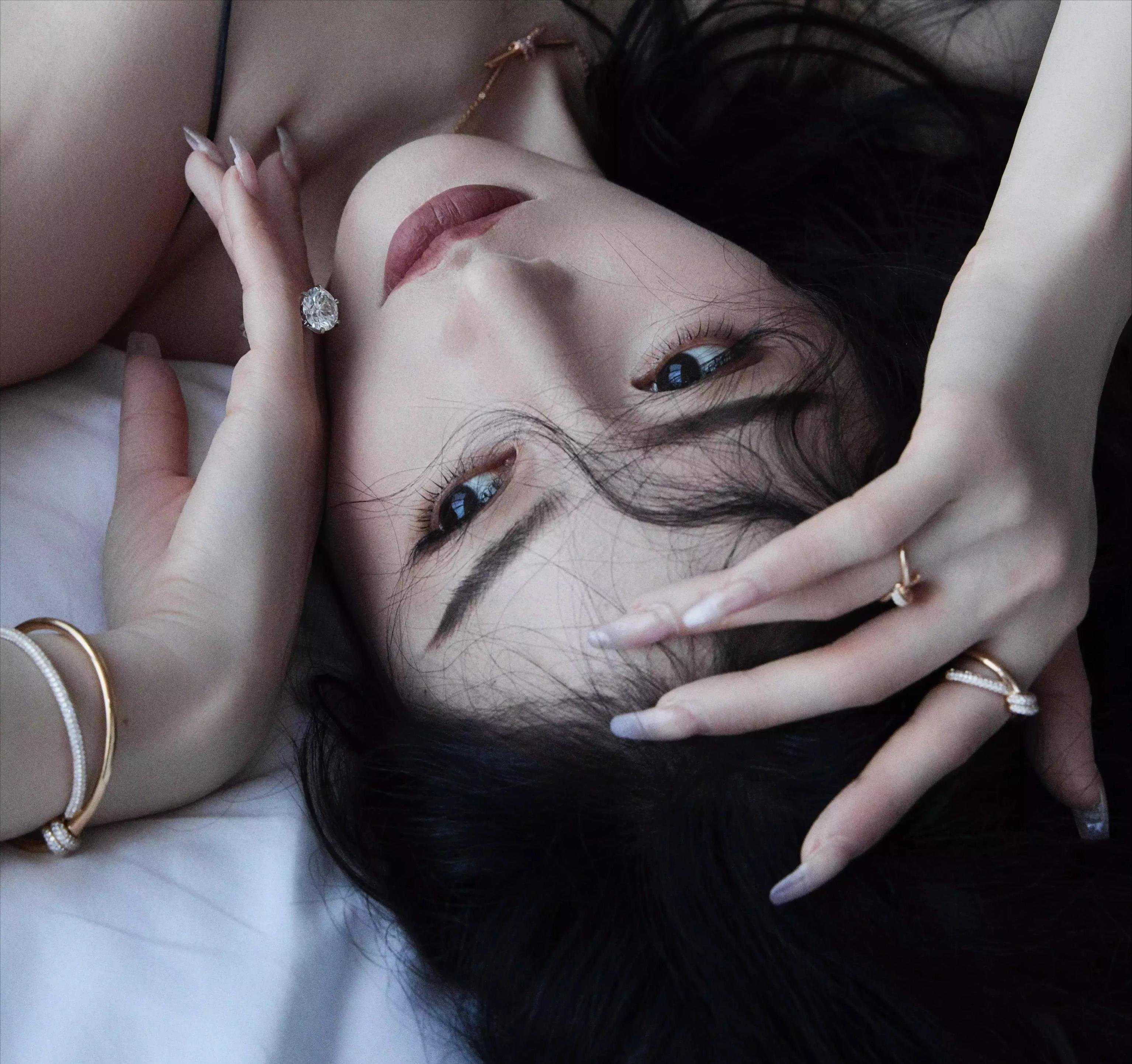 张天爱写真,骨感美女,娇媚迷人_身材_时尚_气质