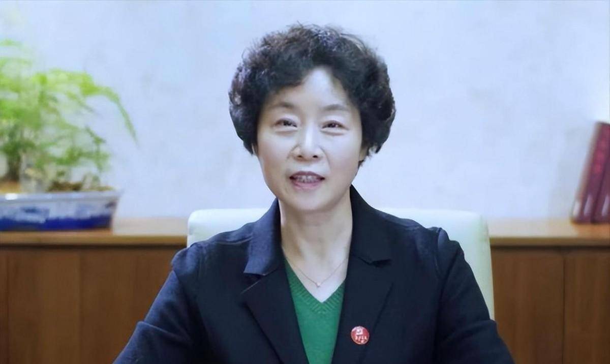 2019年,青海女巨贪家中密室被查,丈夫看到一半忙问:能不能先走_王丽