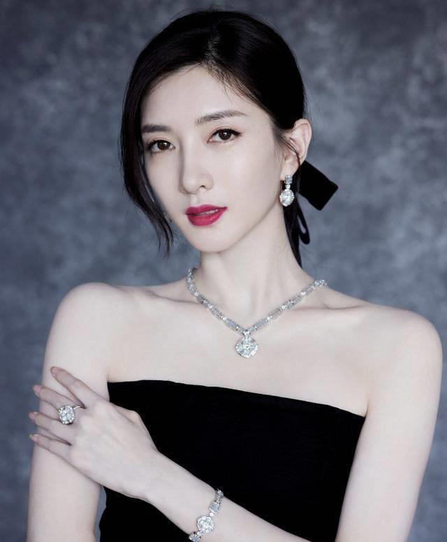 江疏影又高又白,如果参加《姐姐3》不会输给前两季的万茜和王鸥_话题