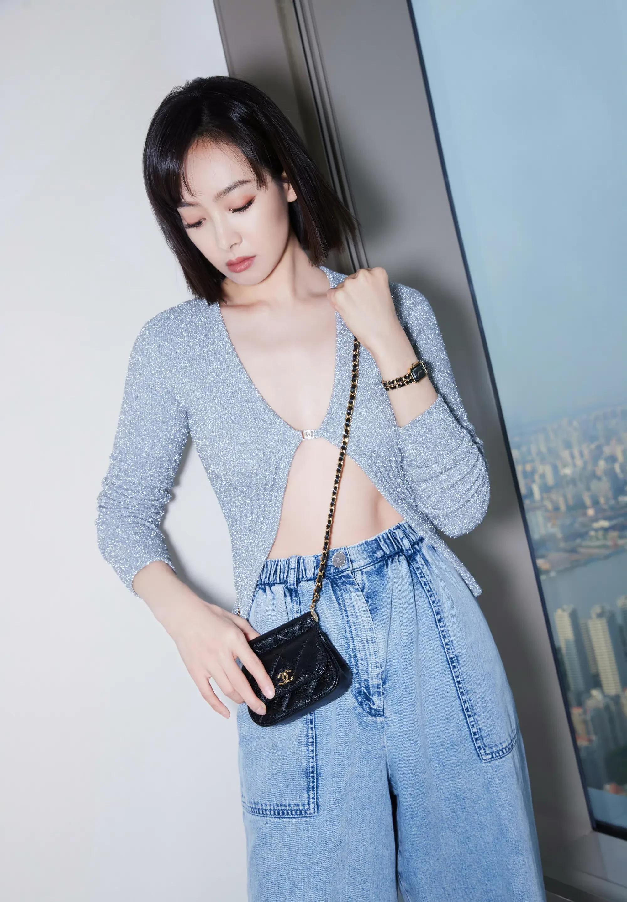 宋茜香奈儿的写真曝光,银色的针织开衫,美丽,性感,优雅