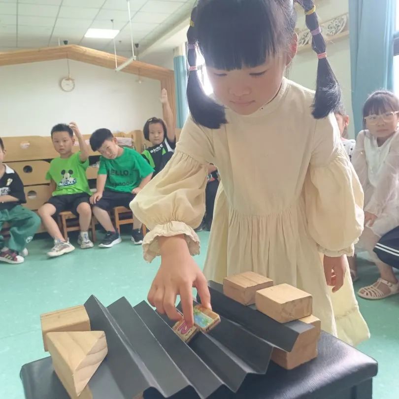 发现课程里儿童的生长//桐乡市庆安小牛津幼儿园大班组—大玩家