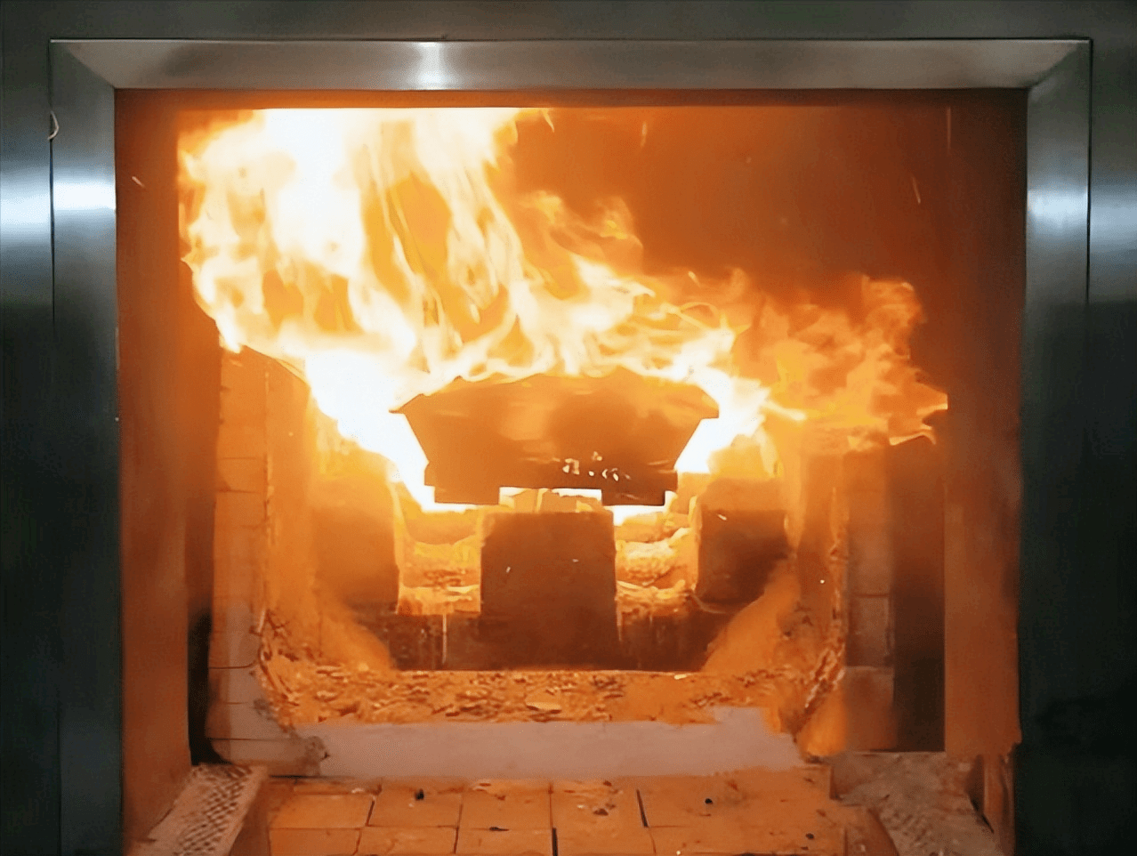 英国首推"水葬":沸水煮遗体4小时,比火葬更环保对遗体更温和