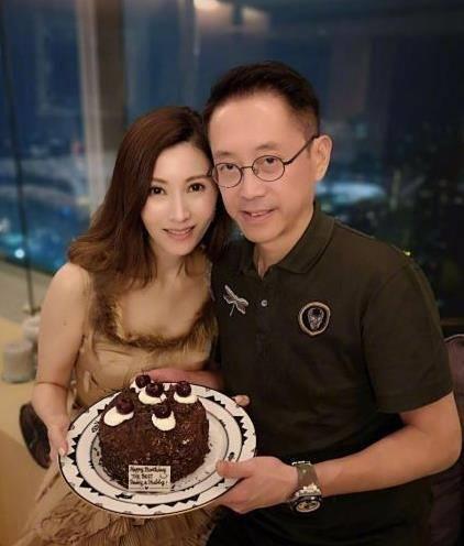 香港豪门聚堆生日,李嘉欣老公被指痴汉笑,何鸿燊三太惊艳众人_许晋亨
