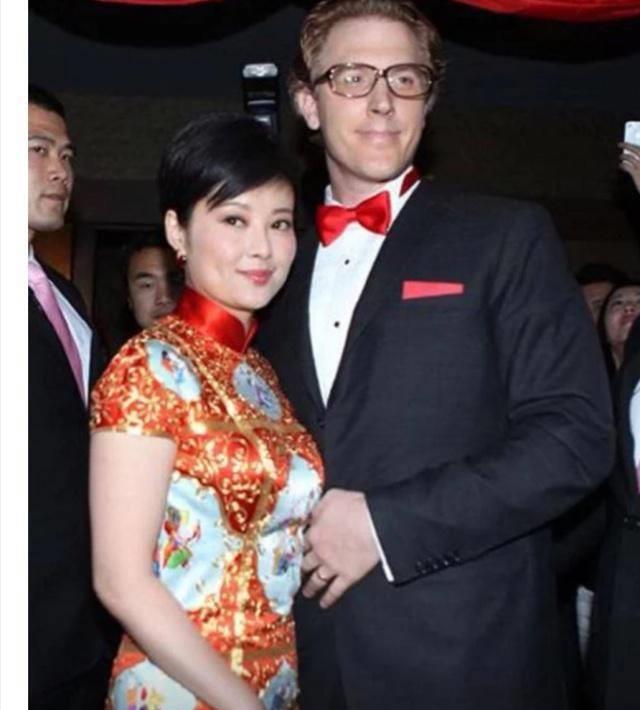 袁立晒和丈夫合照甜蜜暴击,坚持过诗意生活无惧流言_梁太平_大部分