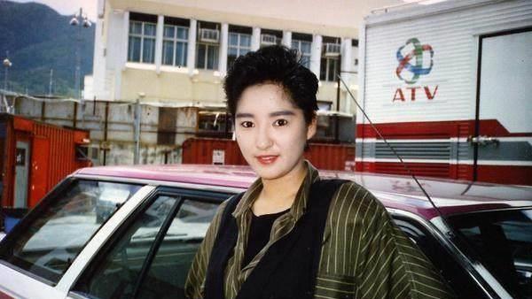 严慧明的艺名叫雪梨,第一反响就是王思聪网红后宫团中的"雪梨",不外此