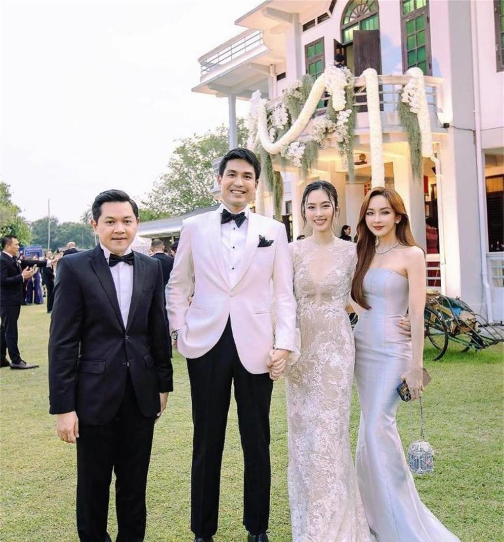 泰国最美变性人poyd举行第2场婚礼,现场众星云集,au