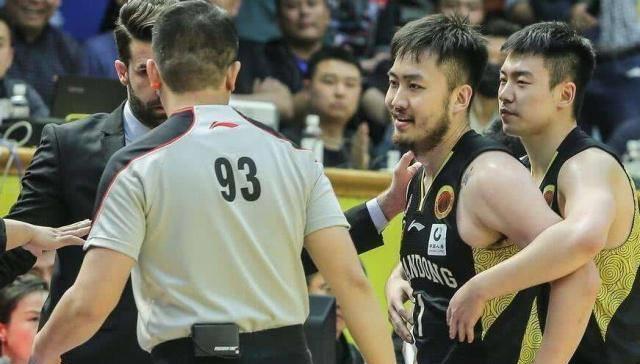 睢冉作为经纪人能赚多少?为球员争取利益,难怪丁彦雨航选择他!