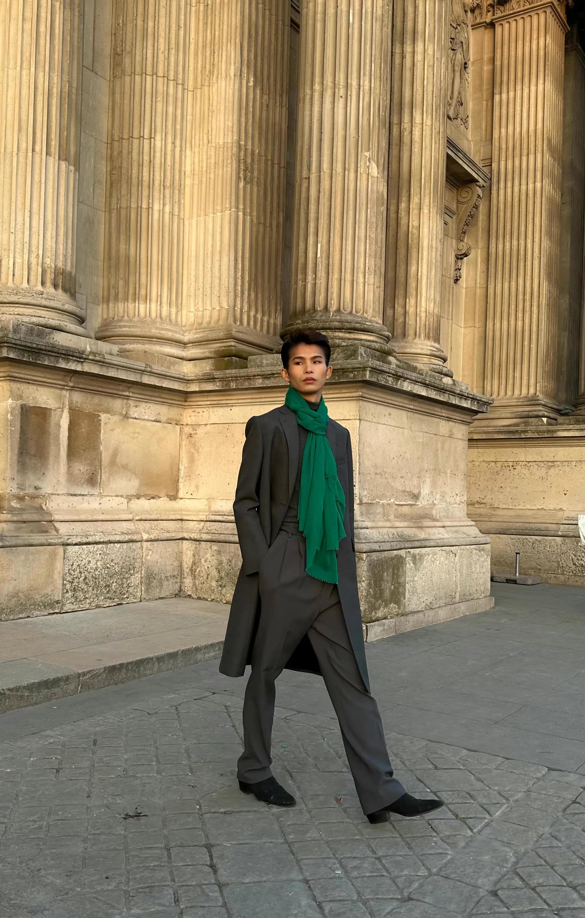 如今他已经在国际舞台上大放异彩,期待陆仙人人生的