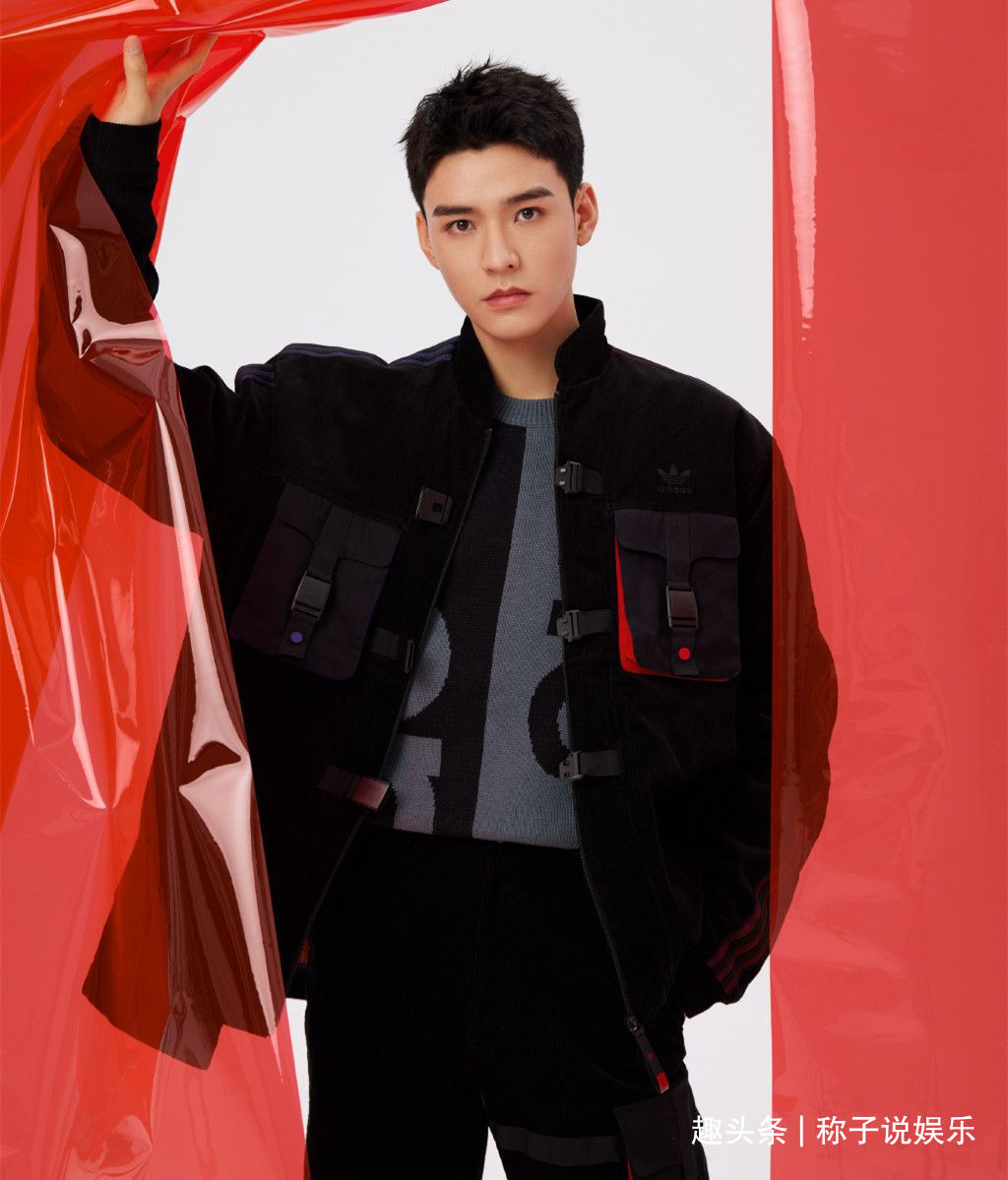 然而就是这样的高热度,还是给龚俊带来了很多的麻烦,据传对家直接恶意