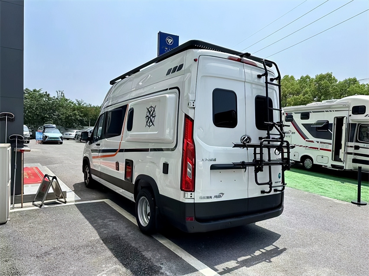 瑞弗启界r600房车大空间高配置,展厅现车