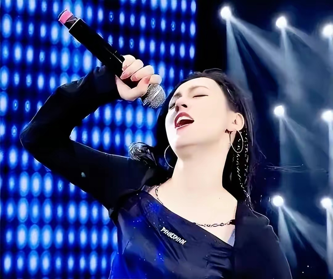 网红一姐唐艺像少女,竟然已经奔五的人,疯狂吸金成亿万富婆.