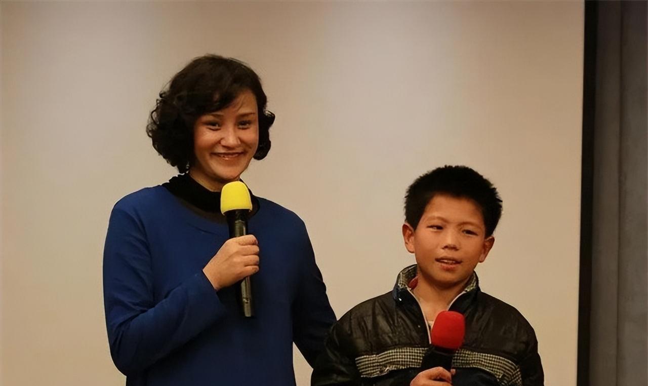 53岁奥运冠军近况:穿着朴素,获70余枚金牌_高敏_跳水_孩子