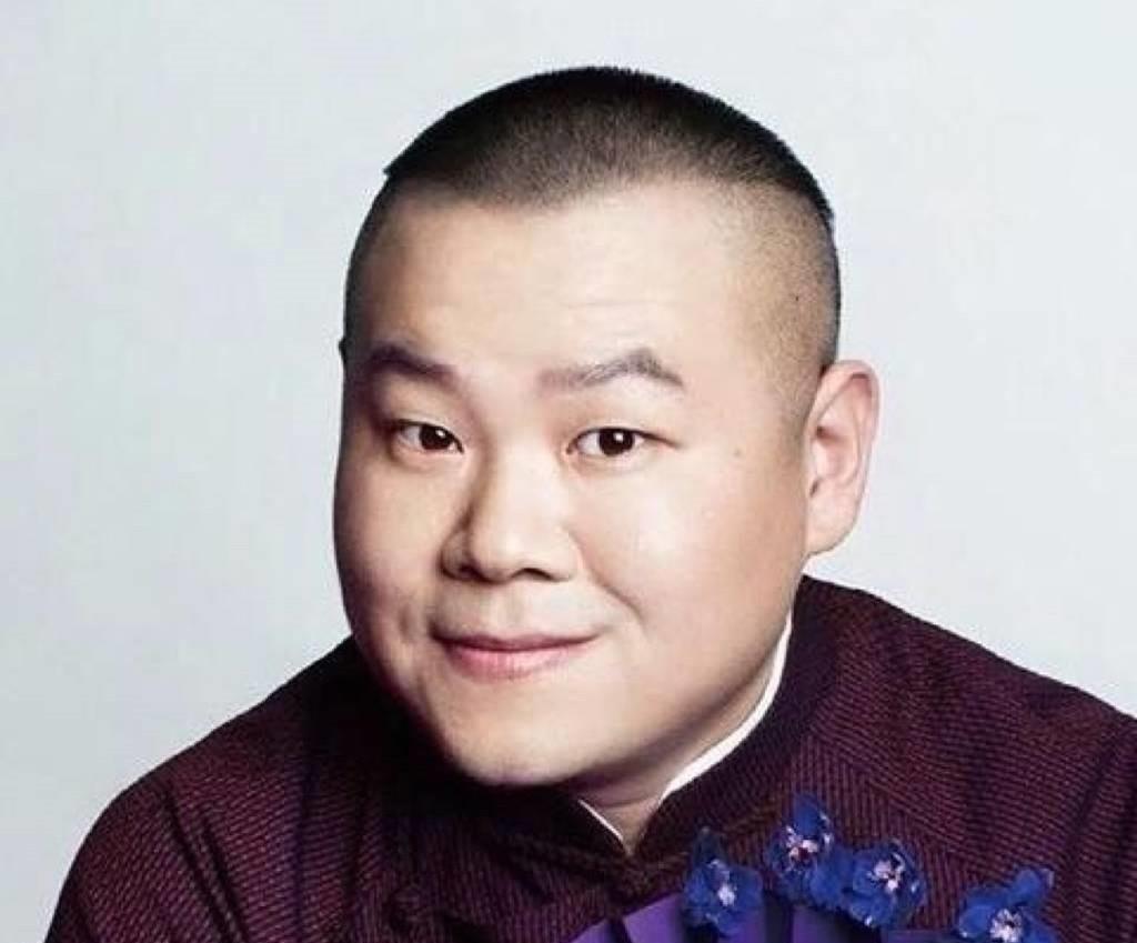 岳云鹏妻子在医院晒光头自拍,自曝要手术,状况让人担忧_郑敏_社交