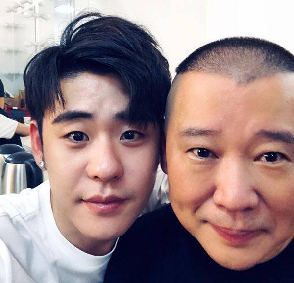 说起来,德云社有几个从小就跟郭德纲学艺的,张云雷,岳云鹏,烧饼就是