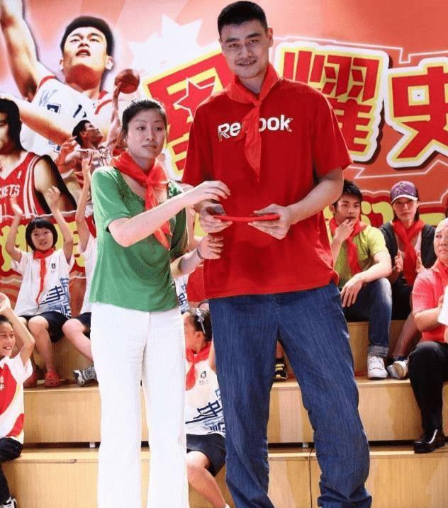 有说有笑有爱互动,12岁女儿身高近1米9_叶莉_姚沁蕾_妻子