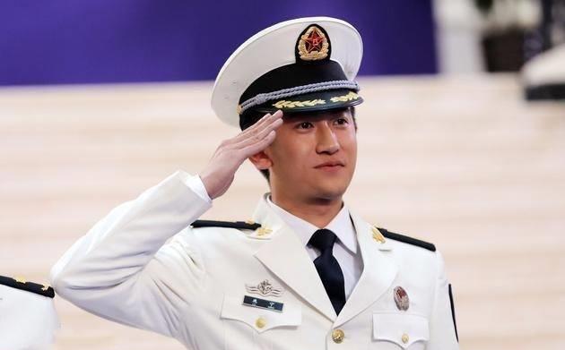 赵宝刚导演息影两年再出力作王阳《深海利剑》演绎严酷教官