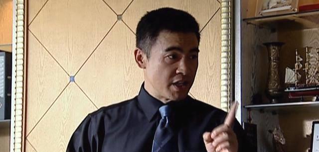 潘小龙(肖亚文)等人高度还原人物的表演,让这部电视剧《天道》把原著