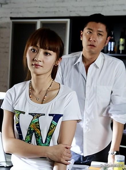 叶青在之后的公开访谈节目中说出事情来龙去脉:本来换角一事正是男